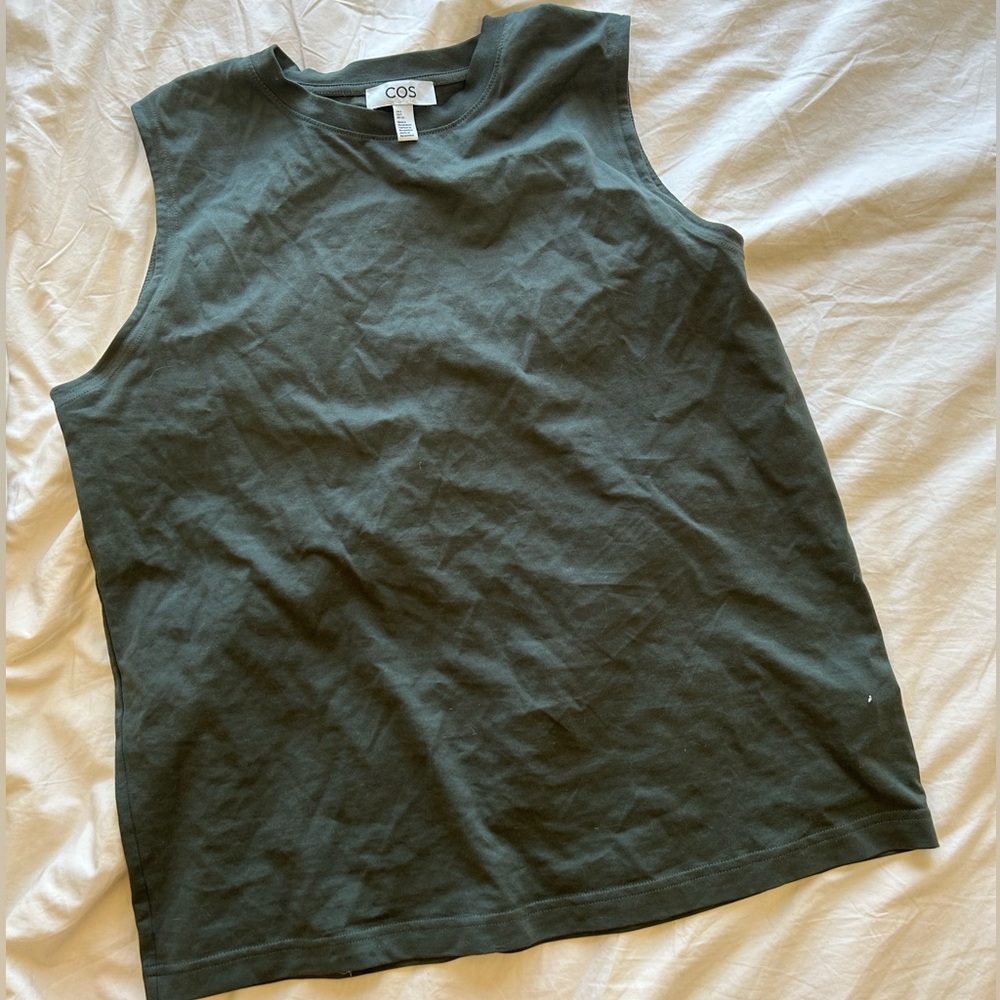 COS muscle tank